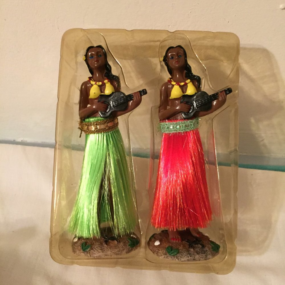Dashboard Twin Hula Girls Hawaiian Nodder - Picture 3 of 7